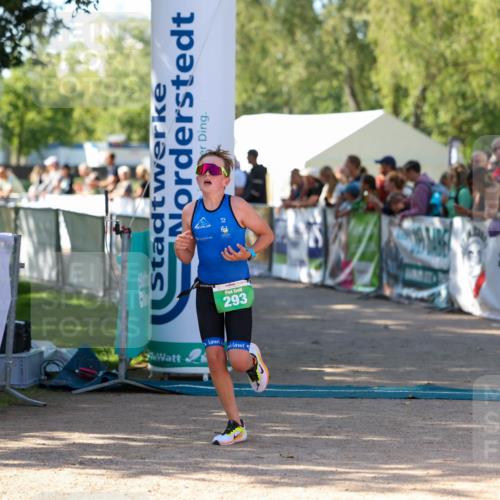 01.09.2024 - 17. Tribühne Triathlon Michael Strokosch http://msf.ph/oto/6901996 01.09.2024 11:00:33 Ziel 293 meine-sportfotos.de