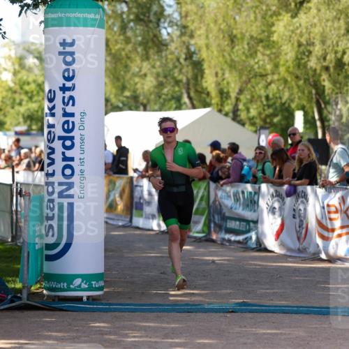 01.09.2024 - 17. Tribühne Triathlon Michael Strokosch http://msf.ph/oto/6902015 01.09.2024 11:00:41 Ziel 181, 270 meine-sportfotos.de