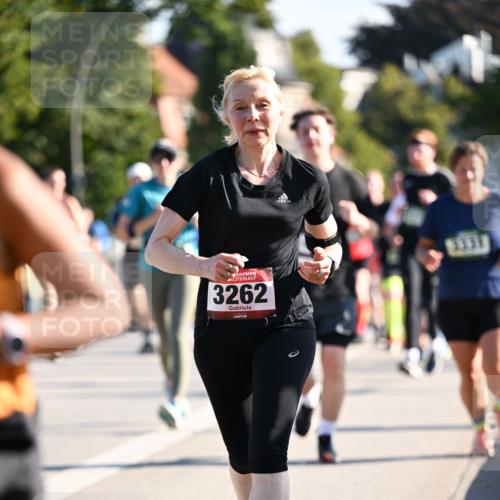 01.09.2024 - BARMER Alsterlauf Dr. Thomas Lammeyer http://msf.ph/oto/6902043 01.09.2024 09:39:11 Laufen 3262, 3331 meine-sportfotos.de