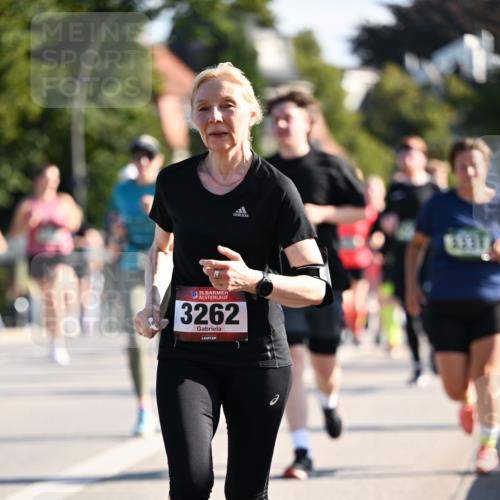 01.09.2024 - BARMER Alsterlauf Dr. Thomas Lammeyer http://msf.ph/oto/6902051 01.09.2024 09:39:12 Laufen 3331, 35, 3262 meine-sportfotos.de