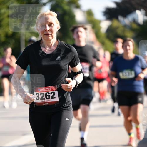 01.09.2024 - BARMER Alsterlauf Dr. Thomas Lammeyer http://msf.ph/oto/6902060 01.09.2024 09:39:12 Laufen 35, 1, 3262 meine-sportfotos.de