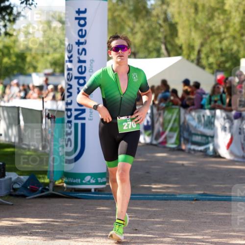 01.09.2024 - 17. Tribühne Triathlon Michael Strokosch http://msf.ph/oto/6902063 01.09.2024 11:00:43 Ziel 181, 270 meine-sportfotos.de