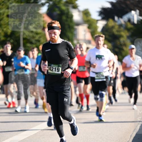 01.09.2024 - BARMER Alsterlauf Dr. Thomas Lammeyer http://msf.ph/oto/6902133 01.09.2024 09:39:15 Laufen 4219, 1 meine-sportfotos.de