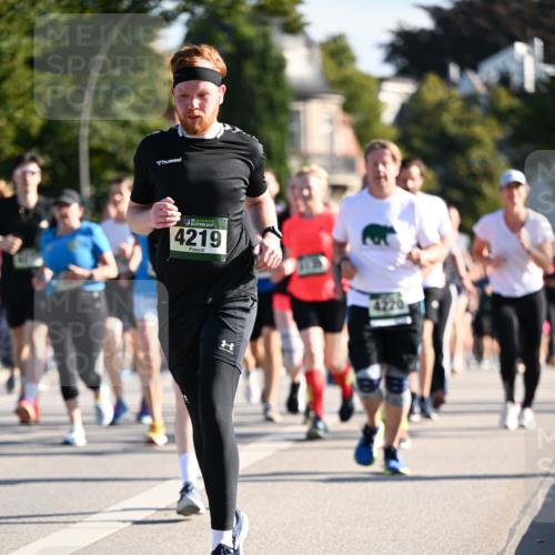 01.09.2024 - BARMER Alsterlauf Dr. Thomas Lammeyer http://msf.ph/oto/6902141 01.09.2024 09:39:15 Laufen 4219 meine-sportfotos.de