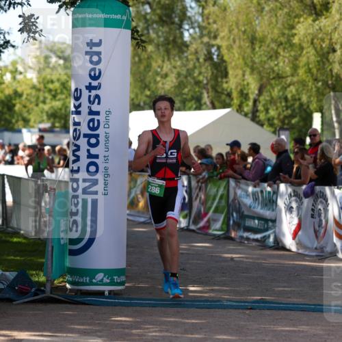 01.09.2024 - 17. Tribühne Triathlon Michael Strokosch http://msf.ph/oto/6902177 01.09.2024 11:01:10 Ziel 286, 297 meine-sportfotos.de