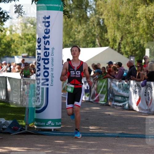 01.09.2024 - 17. Tribühne Triathlon Michael Strokosch http://msf.ph/oto/6902183 01.09.2024 11:01:10 Ziel 286, 297 meine-sportfotos.de
