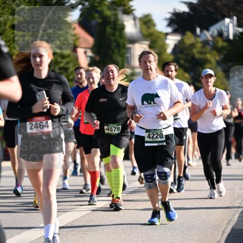 01.09.2024 - BARMER Alsterlauf Dr. Thomas Lammeyer http://msf.ph/oto/6902196 01.09.2024 09:39:16 Laufen 2464, 4579, 4220, 4220 meine-sportfotos.de