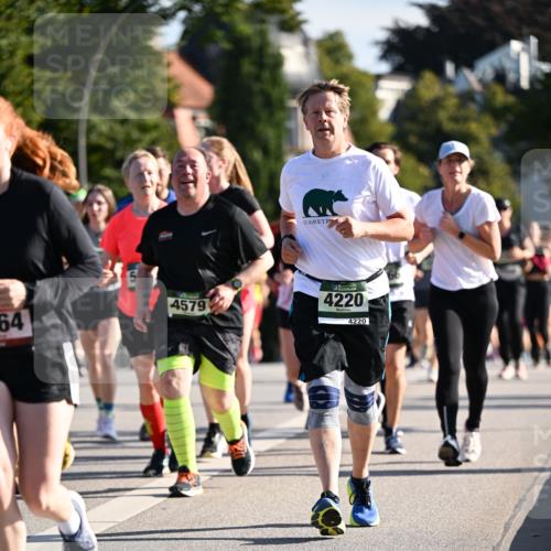 01.09.2024 - BARMER Alsterlauf Dr. Thomas Lammeyer http://msf.ph/oto/6902227 01.09.2024 09:39:17 Laufen 64, 4579, 4220, 4220 meine-sportfotos.de