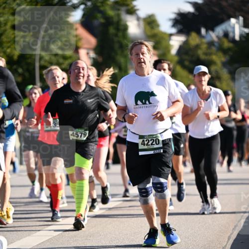 01.09.2024 - BARMER Alsterlauf Dr. Thomas Lammeyer http://msf.ph/oto/6902240 01.09.2024 09:39:17 Laufen 4579, 4220, 4220 meine-sportfotos.de