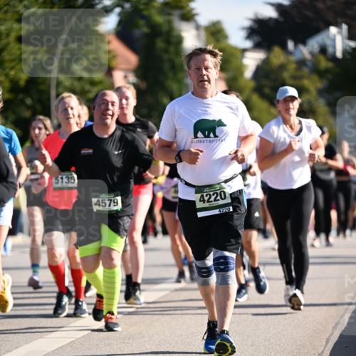01.09.2024 - BARMER Alsterlauf Dr. Thomas Lammeyer http://msf.ph/oto/6902243 01.09.2024 09:39:17 Laufen 5135, 4579, 4220, 4220 meine-sportfotos.de