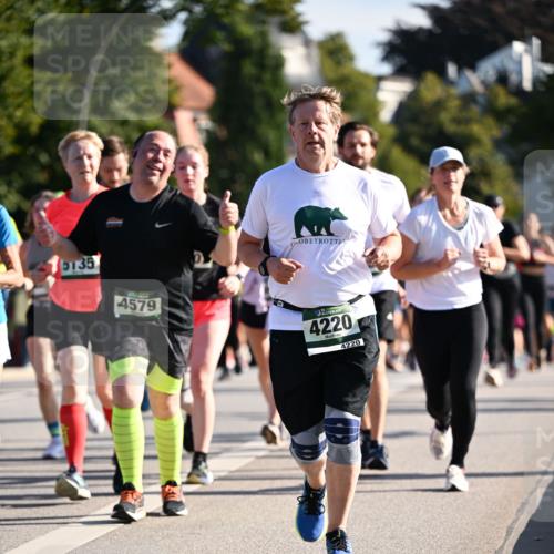 01.09.2024 - BARMER Alsterlauf Dr. Thomas Lammeyer http://msf.ph/oto/6902254 01.09.2024 09:39:17 Laufen 15135, 4579, 4220, 4220 meine-sportfotos.de