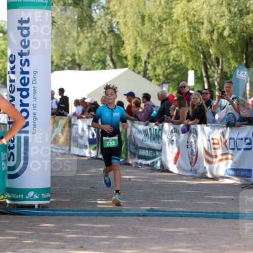 01.09.2024 - 17. Tribühne Triathlon Michael Strokosch http://msf.ph/oto/6902265 01.09.2024 11:01:17 Ziel 232, 277, 297 meine-sportfotos.de