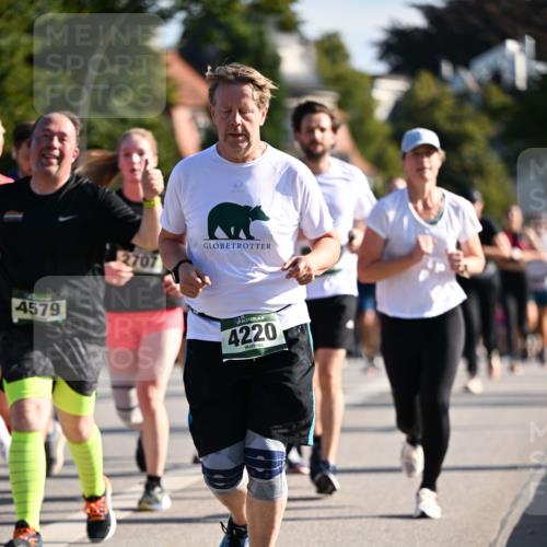 01.09.2024 - BARMER Alsterlauf Dr. Thomas Lammeyer http://msf.ph/oto/6902285 01.09.2024 09:39:18 Laufen 4579, 2707, 4220 meine-sportfotos.de