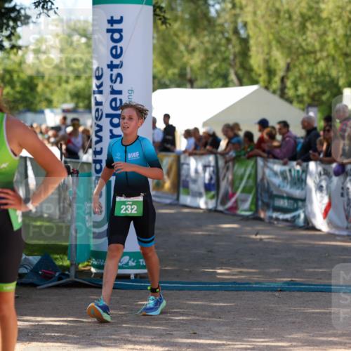 01.09.2024 - 17. Tribühne Triathlon Michael Strokosch http://msf.ph/oto/6902318 01.09.2024 11:01:19 Ziel 232, 277 meine-sportfotos.de