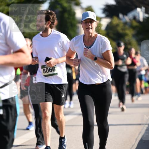 01.09.2024 - BARMER Alsterlauf Dr. Thomas Lammeyer http://msf.ph/oto/6902330 01.09.2024 09:39:20 Laufen 2, 8066 meine-sportfotos.de