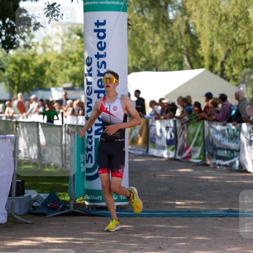 01.09.2024 - 17. Tribühne Triathlon Michael Strokosch http://msf.ph/oto/6902375 01.09.2024 11:01:23 Ziel 228, 277 meine-sportfotos.de