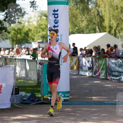 01.09.2024 - 17. Tribühne Triathlon Michael Strokosch http://msf.ph/oto/6902383 01.09.2024 11:01:23 Ziel 228, 277 meine-sportfotos.de
