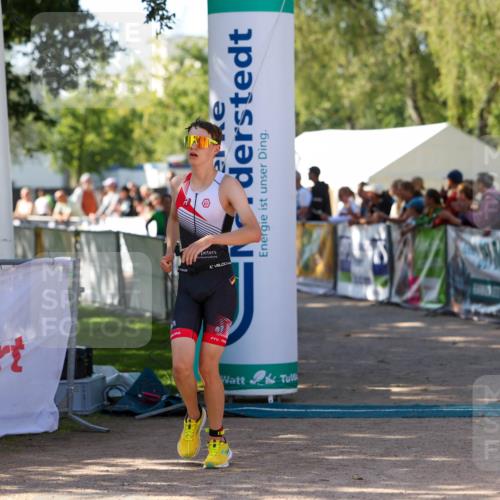 01.09.2024 - 17. Tribühne Triathlon Michael Strokosch http://msf.ph/oto/6902390 01.09.2024 11:01:24 Ziel 228, 277 meine-sportfotos.de