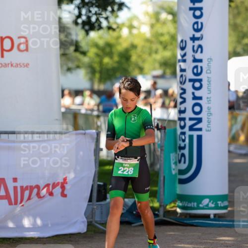 01.09.2024 - 17. Tribühne Triathlon Michael Strokosch http://msf.ph/oto/6902461 01.09.2024 11:01:31 Ziel 161, 228 meine-sportfotos.de