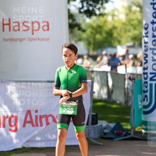 01.09.2024 - 17. Tribühne Triathlon Michael Strokosch http://msf.ph/oto/6902479 01.09.2024 11:01:31 Ziel 161, 228 meine-sportfotos.de