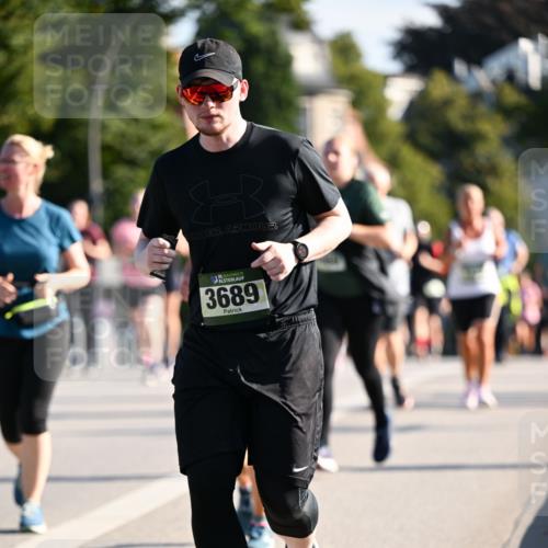 01.09.2024 - BARMER Alsterlauf Dr. Thomas Lammeyer http://msf.ph/oto/6902581 01.09.2024 09:39:29 Laufen 3689 meine-sportfotos.de