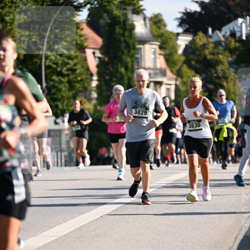 01.09.2024 - BARMER Alsterlauf Dr. Thomas Lammeyer http://msf.ph/oto/6902620 01.09.2024 09:39:31 Laufen 3829, 3830 meine-sportfotos.de