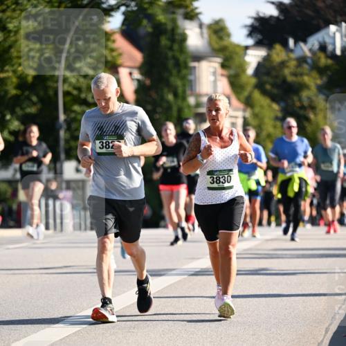 01.09.2024 - BARMER Alsterlauf Dr. Thomas Lammeyer http://msf.ph/oto/6902682 01.09.2024 09:39:33 Laufen 382, 3830 meine-sportfotos.de
