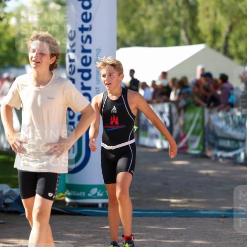 01.09.2024 - 17. Tribühne Triathlon Michael Strokosch http://msf.ph/oto/6902683 01.09.2024 11:01:46 Ziel 200, 292 meine-sportfotos.de
