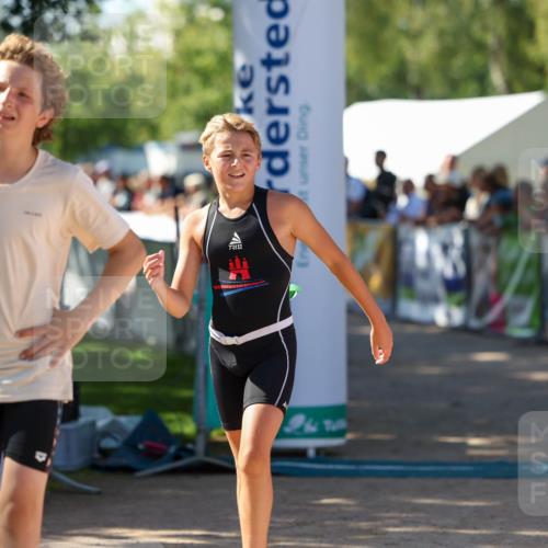 01.09.2024 - 17. Tribühne Triathlon Michael Strokosch http://msf.ph/oto/6902695 01.09.2024 11:01:47 Ziel 200 meine-sportfotos.de