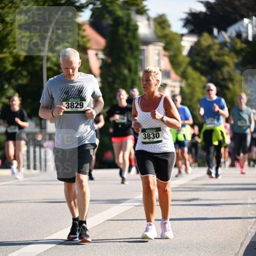 01.09.2024 - BARMER Alsterlauf Dr. Thomas Lammeyer http://msf.ph/oto/6902696 01.09.2024 09:39:33 Laufen 3829, 3830 meine-sportfotos.de