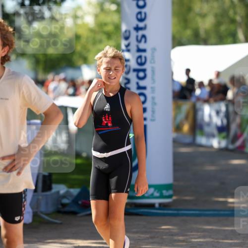 01.09.2024 - 17. Tribühne Triathlon Michael Strokosch http://msf.ph/oto/6902702 01.09.2024 11:01:47 Ziel 200 meine-sportfotos.de