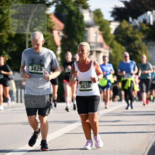 01.09.2024 - BARMER Alsterlauf Dr. Thomas Lammeyer http://msf.ph/oto/6902707 01.09.2024 09:39:33 Laufen 3829, 3830 meine-sportfotos.de