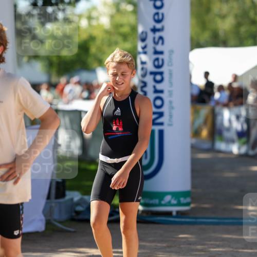01.09.2024 - 17. Tribühne Triathlon Michael Strokosch http://msf.ph/oto/6902708 01.09.2024 11:01:47 Ziel 200 meine-sportfotos.de