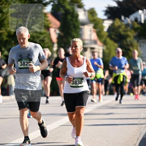 01.09.2024 - BARMER Alsterlauf Dr. Thomas Lammeyer http://msf.ph/oto/6902715 01.09.2024 09:39:34 Laufen 3829, 3830 meine-sportfotos.de