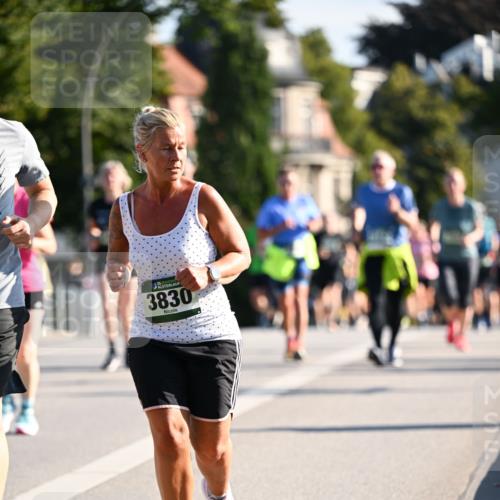 01.09.2024 - BARMER Alsterlauf Dr. Thomas Lammeyer http://msf.ph/oto/6902748 01.09.2024 09:39:35 Laufen 3830 meine-sportfotos.de