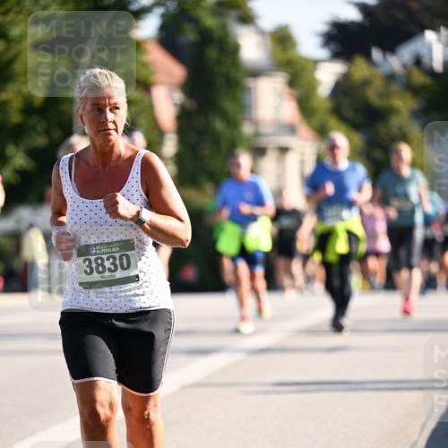 01.09.2024 - BARMER Alsterlauf Dr. Thomas Lammeyer http://msf.ph/oto/6902762 01.09.2024 09:39:35 Laufen 3830 meine-sportfotos.de