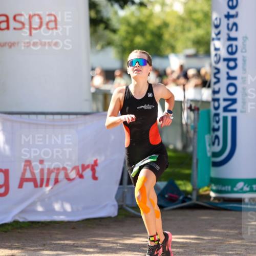 01.09.2024 - 17. Tribühne Triathlon Michael Strokosch http://msf.ph/oto/6902763 01.09.2024 11:01:55 Ziel 259 meine-sportfotos.de