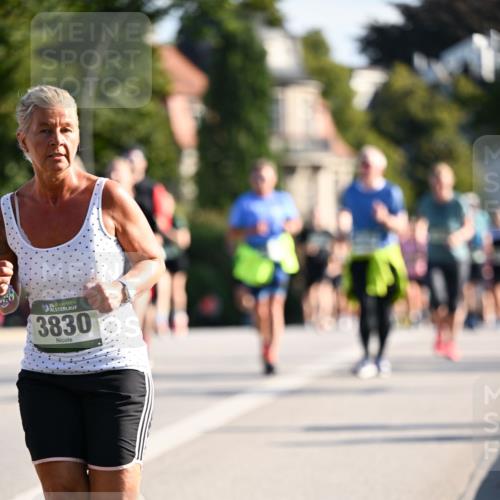 01.09.2024 - BARMER Alsterlauf Dr. Thomas Lammeyer http://msf.ph/oto/6902769 01.09.2024 09:39:35 Laufen 3830 meine-sportfotos.de