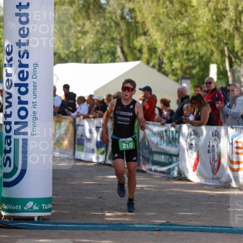 01.09.2024 - 17. Tribühne Triathlon Michael Strokosch http://msf.ph/oto/6902802 01.09.2024 11:02:03 Ziel 210, 288 meine-sportfotos.de