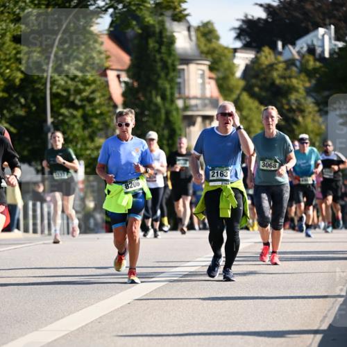 01.09.2024 - BARMER Alsterlauf Dr. Thomas Lammeyer http://msf.ph/oto/6902805 01.09.2024 09:39:37 Laufen 8206, 2163, 2163, 3068 meine-sportfotos.de