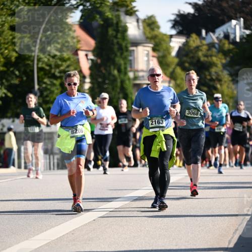 01.09.2024 - BARMER Alsterlauf Dr. Thomas Lammeyer http://msf.ph/oto/6902832 01.09.2024 09:39:37 Laufen 8206, 2163, 2163, 3068 meine-sportfotos.de