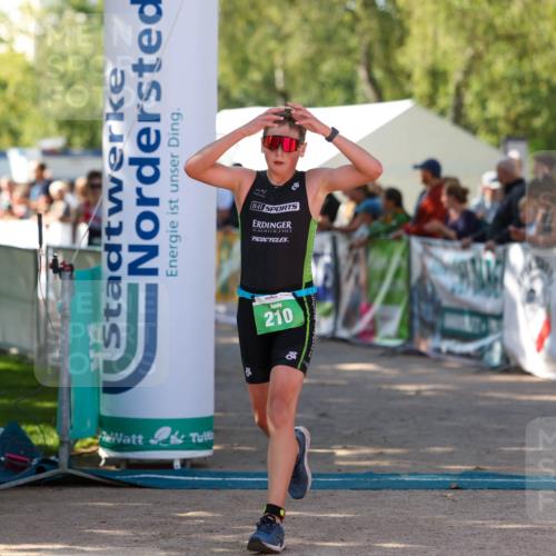 01.09.2024 - 17. Tribühne Triathlon Michael Strokosch http://msf.ph/oto/6902839 01.09.2024 11:02:05 Ziel 210, 288 meine-sportfotos.de