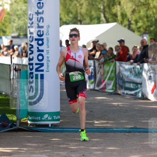 01.09.2024 - 17. Tribühne Triathlon Michael Strokosch http://msf.ph/oto/6902878 01.09.2024 11:02:07 Ziel 210, 288 meine-sportfotos.de