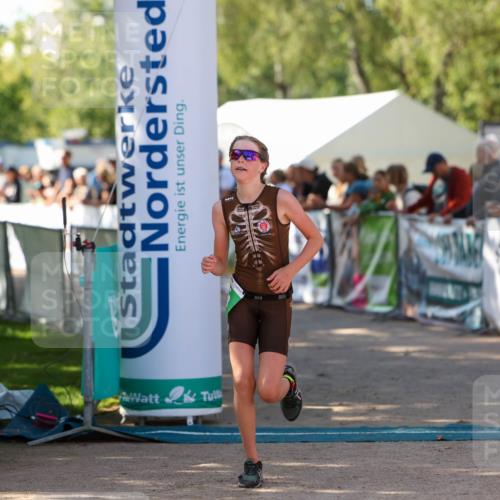 01.09.2024 - 17. Tribühne Triathlon Michael Strokosch http://msf.ph/oto/6902941 01.09.2024 11:02:15 Ziel 198 meine-sportfotos.de