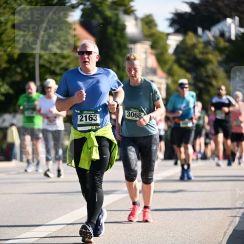 01.09.2024 - BARMER Alsterlauf Dr. Thomas Lammeyer http://msf.ph/oto/6902942 01.09.2024 09:39:40 Laufen 2163, 2163, 3068 meine-sportfotos.de