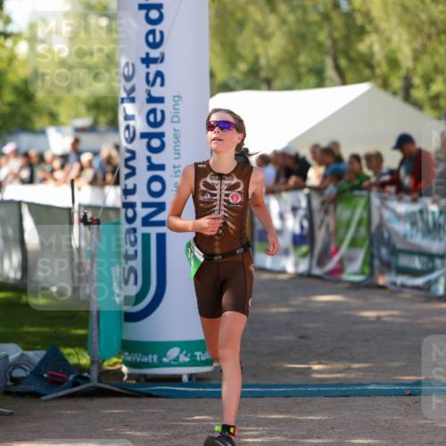 01.09.2024 - 17. Tribühne Triathlon Michael Strokosch http://msf.ph/oto/6902949 01.09.2024 11:02:16 Ziel 198 meine-sportfotos.de