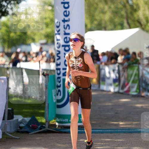 01.09.2024 - 17. Tribühne Triathlon Michael Strokosch http://msf.ph/oto/6902951 01.09.2024 11:02:16 Ziel 198 meine-sportfotos.de