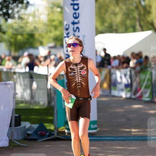 01.09.2024 - 17. Tribühne Triathlon Michael Strokosch http://msf.ph/oto/6902955 01.09.2024 11:02:16 Ziel 198 meine-sportfotos.de