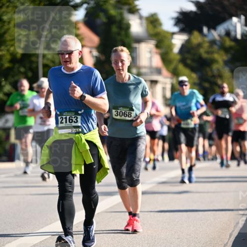 01.09.2024 - BARMER Alsterlauf Dr. Thomas Lammeyer http://msf.ph/oto/6902956 01.09.2024 09:39:40 Laufen 2163, 2163, 3068 meine-sportfotos.de