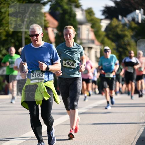 01.09.2024 - BARMER Alsterlauf Dr. Thomas Lammeyer http://msf.ph/oto/6902960 01.09.2024 09:39:40 Laufen 2163, 2163, 3068 meine-sportfotos.de